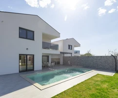 Istrien, Porec: Luxusvilla mit Pool und Meerblick