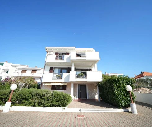 Villa fronte mare in vendita a Diklo Zadar in Croazia