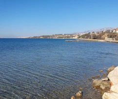 Nowo wybudowane mieszkanie na parterze z basenem, pierwsza linia brzegowa