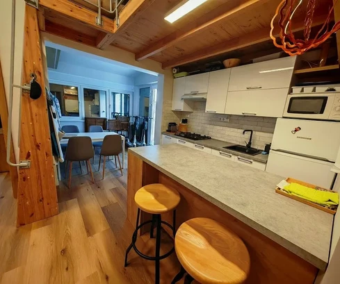 Južná strana ostrova Vir, blízko centra, kompletne zrekonštruovaný apartmán