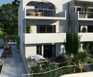 Ciovo, Slatine, appartamento con 1 camera da letto 55 m2 + giardino 120 m2, a soli 70 m dal mare