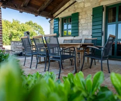 Istrie, environs de Poreč : Villa en pierre méditerranéenne avec piscine