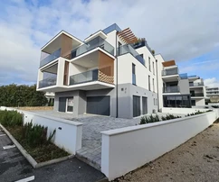 Vodice-Srima - Penthouse in erster Reihe zum Meer