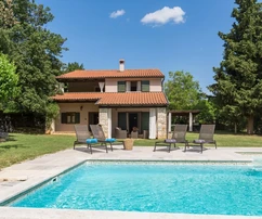 Istrie, Poreč, Zrekonstruovaná kamenná vila s bazénem a zahradou