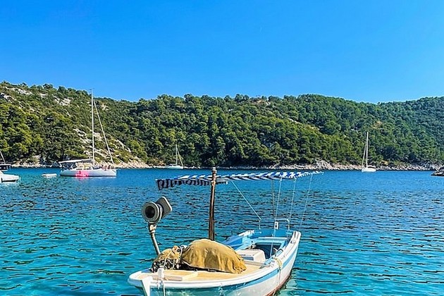 Lujosa villa en Solta con piscina y acceso directo al mar