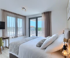 Elegáns villa medencével Brtoniglában eladó Horvátországban