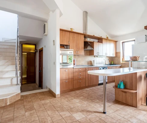 Önálló tengerre néző családi ház eladó Horvátországban