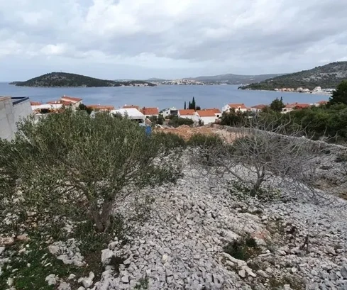 Rogoznica, Ljoljinica, terrain constructible de 1034 m2, à 200 m de la mer, vue