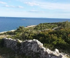 Rogoznica, Stivašnica, telek. Földszint 2755 m2, első sor a tengerhez!