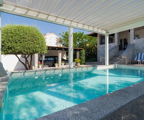 Biograd na Moru, casa única con piscina y pabellón de cristal