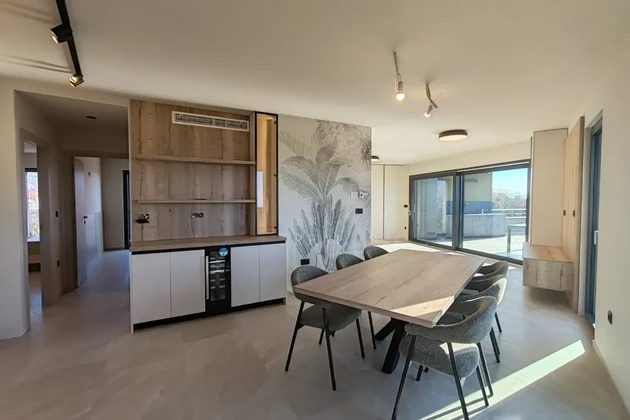 Appartement, île de Krk, Omišalj – grande terrasse, entièrement meublé et équipé !