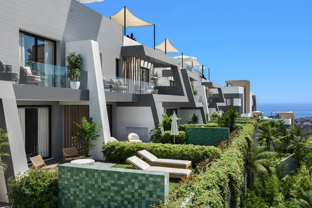 Ekskluzywne domy szeregowe z widokiem na morze w Elviria, Marbella