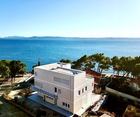 Luxus ház tengerre néző panorámával Brač szigetén, csendes környezetben