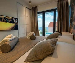 Villa di lusso con piscina in vendita a Primošten in Croazia