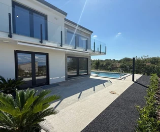 NEW SEMI-DETACHED HOUSE WITH POOL AND SEA VIEW, IN A QUIET LOCATION!