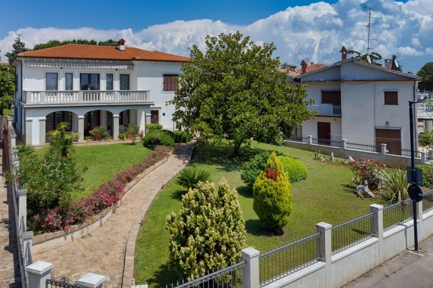 Istrie, Umag – Maison élégante avec vue sur la mer, près de la mer