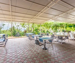 Villa mit Restaurant in Brela in Strandnähe zu verkaufen in Kroatien