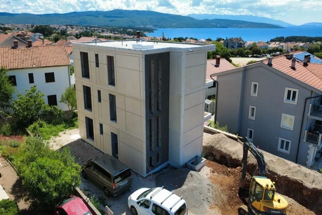 Apartamento moderno con vista al mar, en una zona tranquila!