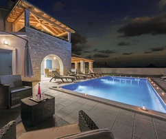 Lenyűgöző kétszintes villa – Pula régió