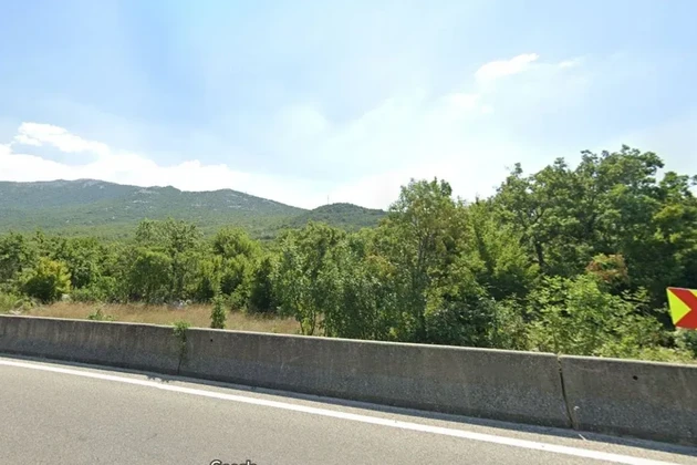 Klis, terrain constructible 2300 m2