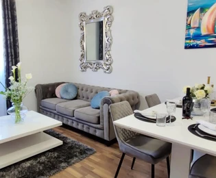 Zadar, Poluotok, novouređen elegantan stan, 30 m od Narodnog trga, pogled na Kalelelargu.