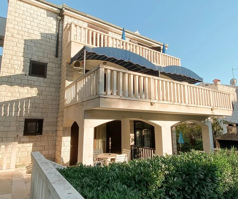 Kamenná vila na predaj v Supetri na ostrove Brač v Chorvátsku