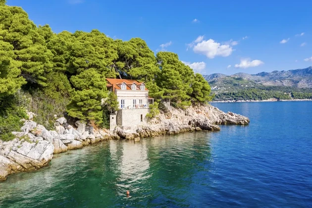 Marvelous Traditional Seafront Villa Project – Dubrovnik