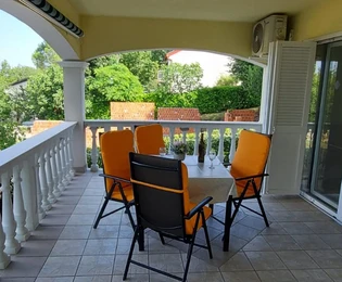 Samostojeća kuća na prodaju Omišalj s pogledom na more