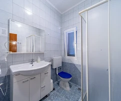 Maison de cinq appartements à vendre à Vela Luka Korčula en Croatie