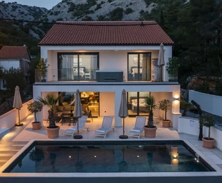 Baric Draga, Ekskluzywna willa nad morzem z pomostem i pochylnią dla łodzi