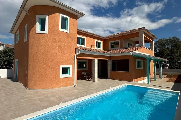 Betiga, Istria: Sea-view villa with pool and kitchen