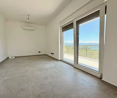 NUOVO APPARTAMENTO CON VISTA MARE, SUL BORDO DELLA ZONA VERDE!