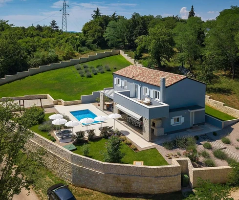 Casa independiente con piscina en venta en Labin, Croacia