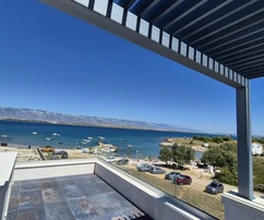 Vir, villa de luxe avec terrasse sur le toit et deux piscines
