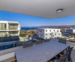 EKSKLUZYWNY APARTAMENT Z BASENEM I WIDOKIEM NA MORZE, 200 M OD PLAŻY!