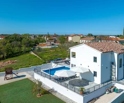 Modernes Haus mit Pool in Marčana zu verkaufen in Kroatien