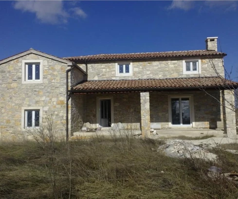 Kőház medencével eladó Isztriában Horvátországban