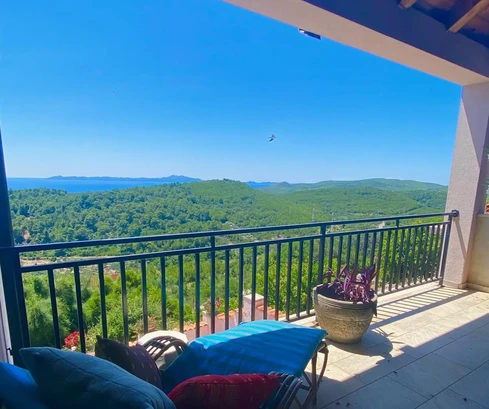 Vila s panoramatickým výhľadom na predaj na ostrove Korčula v Chorvátsku