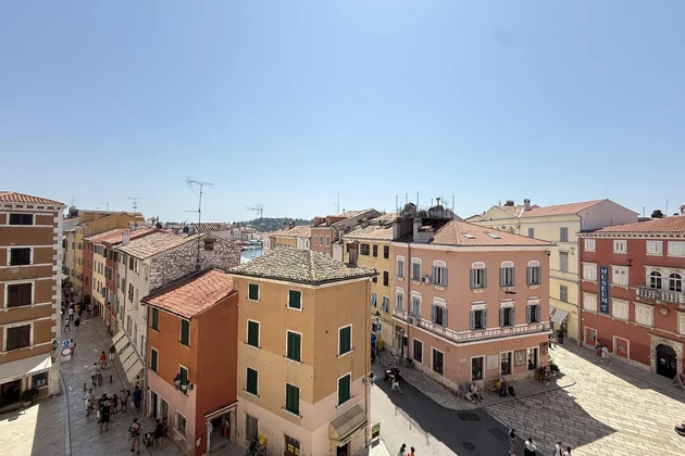 Istrie, Rovinj - zrekonstruovaný a sluncem zalitý středomořský apartmán v srdci pěší zóny