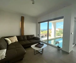 ATTRACTIVE APARTMENT WITH POOL AND SEA VIEW, 500 M FROM THE BEACH!