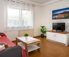 Maison appartement indépendante avec locaux commerciaux, dans un emplacement attractif !