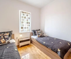 Tengerparti ház apartmanokkal eladó Milnában Horvátországban