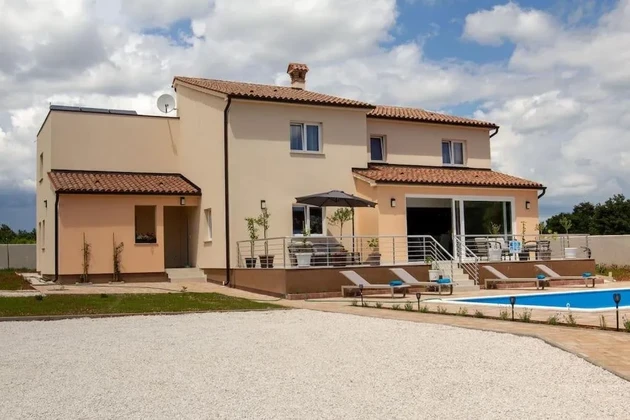<p>Bienvenue à Barban, un joyau historique de l'Istrie orientale – Vivez le luxe dans une villa prestigieuse</p>