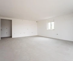 Čiovo, Okrug Gornji, appartement de trois pièces avec jardin au rez-de-chaussée