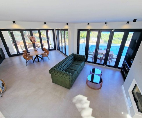 Villa en la isla de Brac con piscina y vistas impresionantes