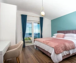 Luxusvilla eladó Dugi Ratban, lenyűgöző tengeri panorámával Horvátországban