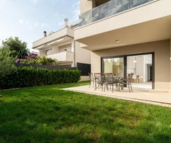 Zadar, Kozino, moderno appartamento con due stanze e giardino in ottima posizione