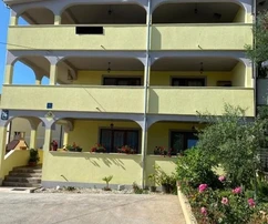 Isztria, Poreč – Tágas, több lakásos ingatlan a tenger közelében