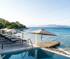 Villa mediterránea exclusiva en primera línea de mar