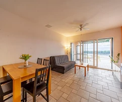 Maison de cinq appartements à vendre à Vela Luka Korčula en Croatie